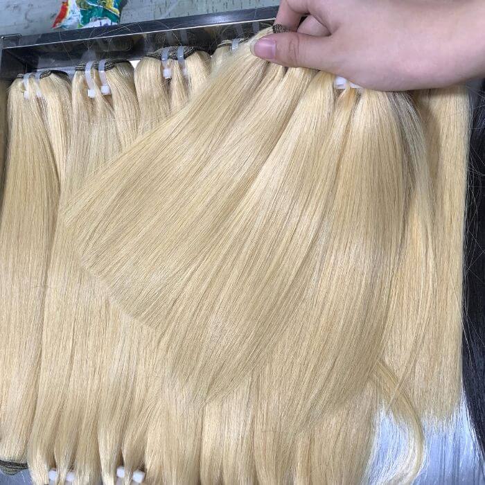 Luminous straight Velline hair